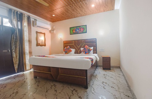 Candolim Hotel | FabExpress Corinthia Boutique Rooms, Candolim Beach