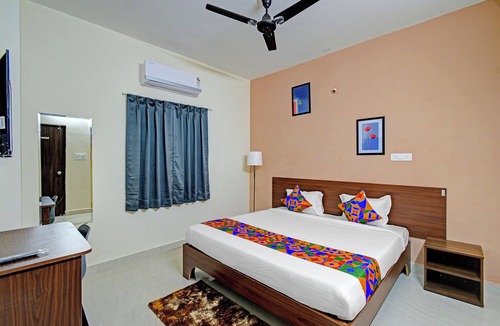 Madhapur Hotel | Fabhotel Aashray