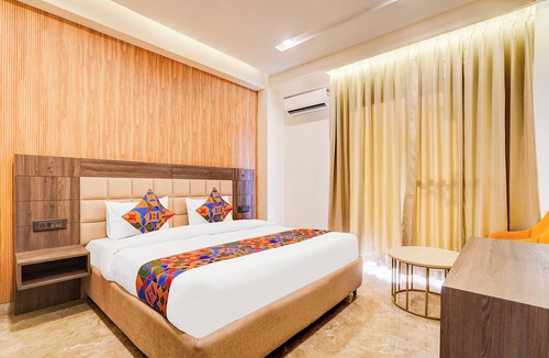 Udyog Vihar Hotel | FabHotel Amrit luxury Inn by Amrit Residency