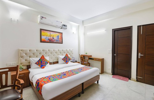 Sector 51 Hotel | FabHotel Comfy Cottage - 700 Meters From Artemis Hospitals, Sector 51