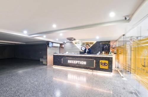 Adarsh Nagar Hotel | FabHotel D Crown - Nr Ashok Vihar