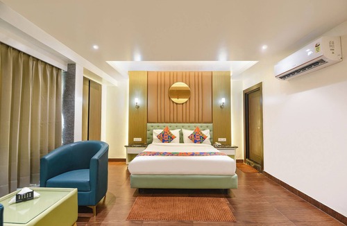 Safdarjung Enclave Hotel | Fabhotel Elvilla