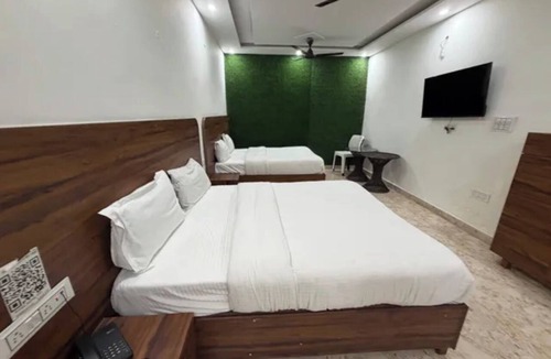 Sector D Hotel | Fabhotel Lotus Star