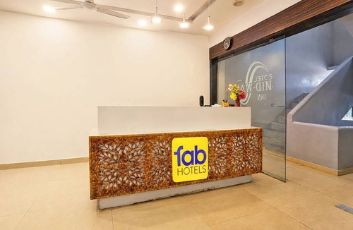 Gandhinagar Hotel | Fabhotel Mid Way