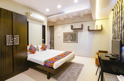 Bandra East Hotel | FabHotel Mumbai Corporate Apartments Bandra