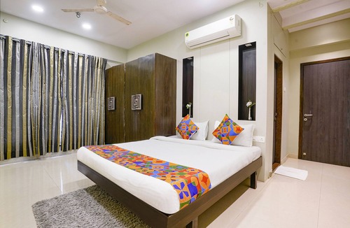 Bandra East Hotel | FabHotel Mumbai Corporate Apartments Bandra
