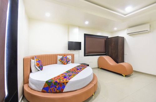 Hadapsar Hotel | Fabhotel Nirvana
