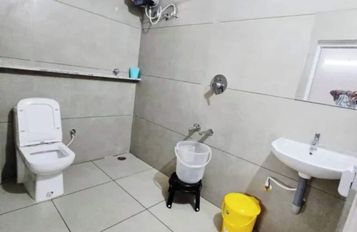 Mahadevpet Hotel | Fabhotel Oasis Homes