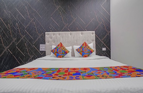 Parel Hotel | Fabhotel Om Residency
