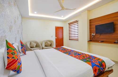 Krishnarajapura Hotel | FabHotel Partha Residency - Kr puram