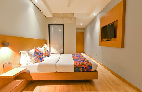 Sualkuchi Hotel | FabHotel Penthouse