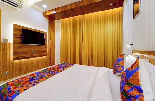Ernakulam South Hotel | Fabhotel Prime Hash Four