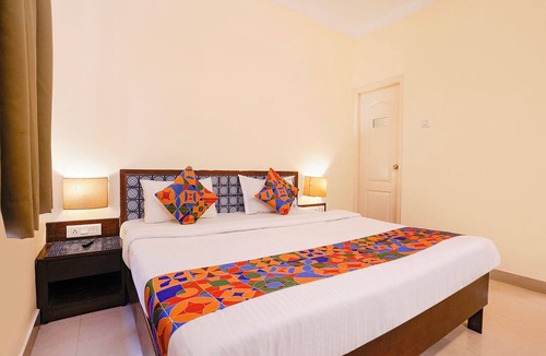 Fontainhas Hotel | FabHotel Ria Residency - Nr. Big Daddy Casino Cruise