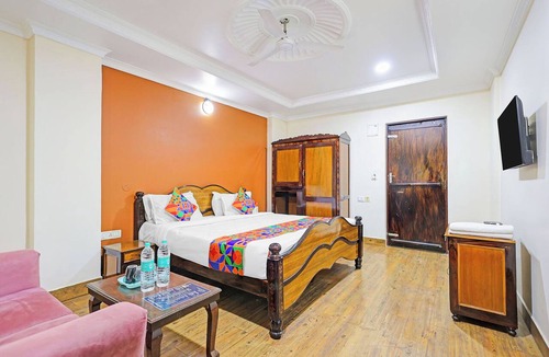 Bengaluru Hotel | FabHotel Royal Grand Residency - Indiranagar