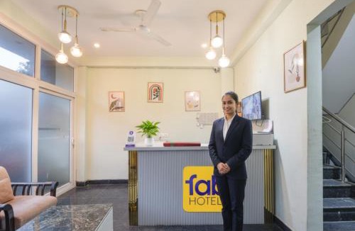 Sector 14 Hotel | FabHotel Sunshine I