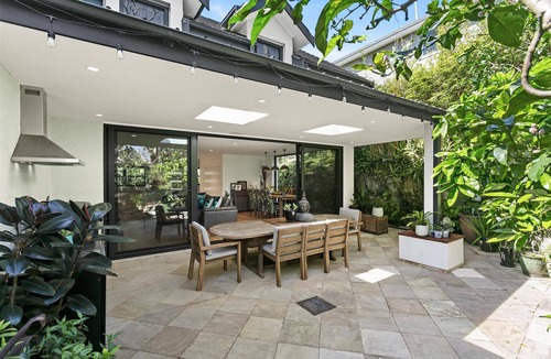 Fairlight House | Fairlight - FAIR1 - Cohen Street - Private & secluded semi in a leafy garden setting