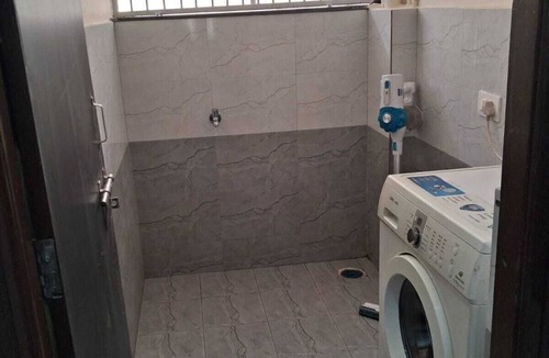 Hyderabad Apartment | Family Friendly 2-bedroom apartment close to Bus, Food and Stores