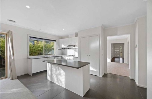 Drouin House | Family-Friendly Country Getaway in the Heart of Drouin.