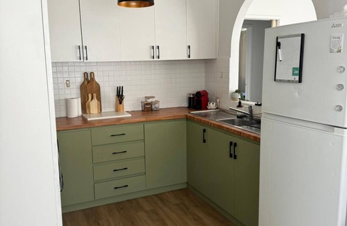 Belmont House | Family friendly Four Bedroom house in Belmont