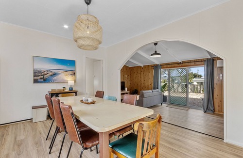 North Beach House | Family getaway - 200 metres to North Beach!