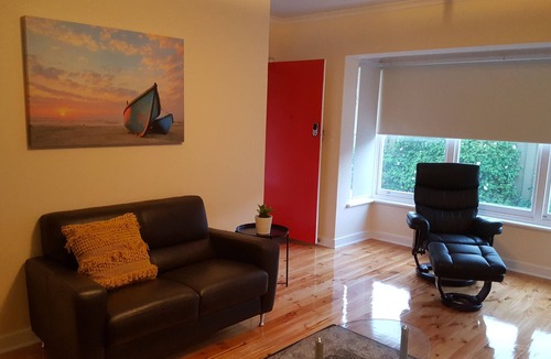 Glenelg East Apartment | Fantastic location, only a short walk to Jetty Rd or hop on a tram to the city.