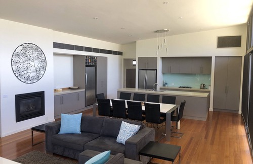 Moama House | "Fantastic Murray River get away for 2 - 3 families or a large group of friends"