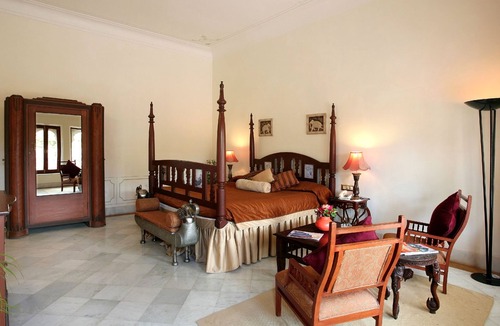 Desuri Hotel | Fateh Bagh
