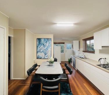 Griffin House | Fisher River Front