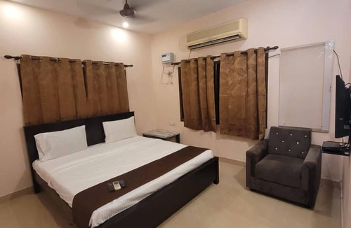 Vadapalani Hotel | Five stones By Earth Hotel Vadapalani