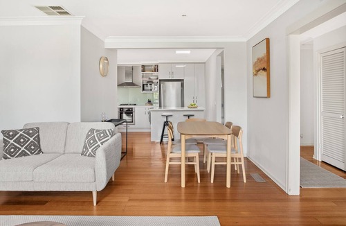 Hampton House | Flanders Pet-friendly near Hampton Village