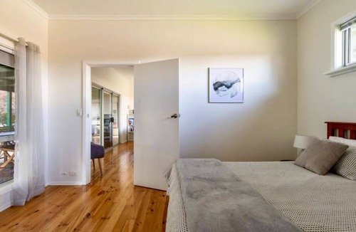 McLaren Flat House | Flat Creek Retreat - McLaren Flat - 5 Bedrooms - NOTE; CHARGE IS PER BEDROOM