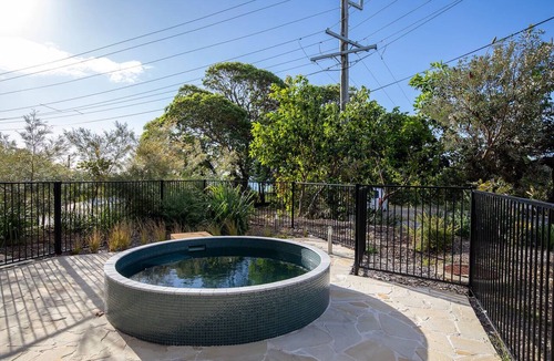 Point Lookout House | Float on Cylinder - 180 Degree Ocean Views