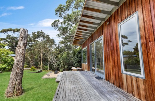 Lake Tyers Beach House | Flounder: Only a short walk to the Lake Tyers foreshore and 90 Mile beach