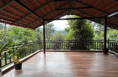 Virarajendrapet House | Fogline Homestay, Jalakolli