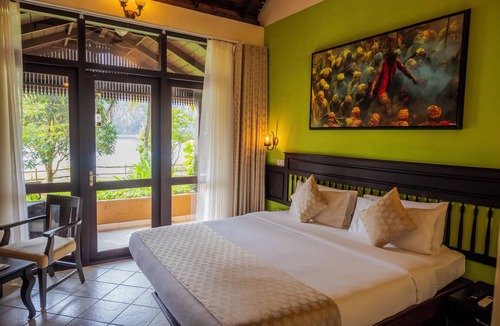 Paravur Resort | Fragrant Nature Backwater Resort & Ayurveda Spa