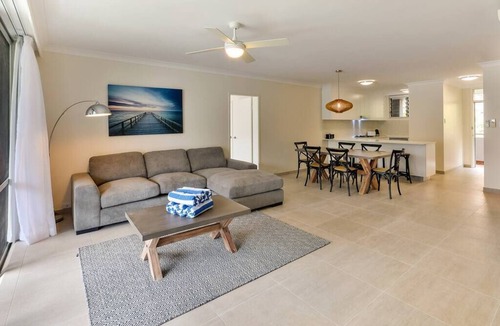 Hamilton Island Apartment | Frangipani Lodge 104, Frangipani Lodge 104
