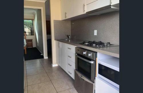 Emerald House | Fully Furnished Modern Unit in centre of city