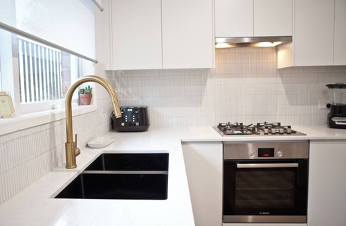 Cranbourne West House | Fully Renovated Lux Retreat In Cranbourne West. The true center of Melbourne