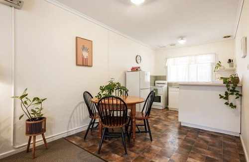 Tanunda Apartment | Functional 2 bedroom unit close to Tanunda Main St