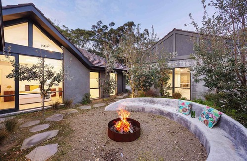 Mount Martha House | Galene Getaway Walk to Beach, Pool & Fire