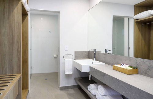 Vineyard Hotel | Gateway Motel