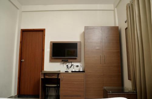 Kakkanad Hotel | Gino Tourist Home