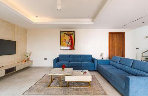 Medchal Apartment | Glasscrest Villa by StayJade 6BHK Theatre Hyd