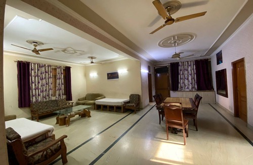 South West Apartment | GoBravo-3BHK Near Airport & Cyber Hub