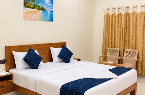 Vijayapura Hotel | Golden Iris Inn