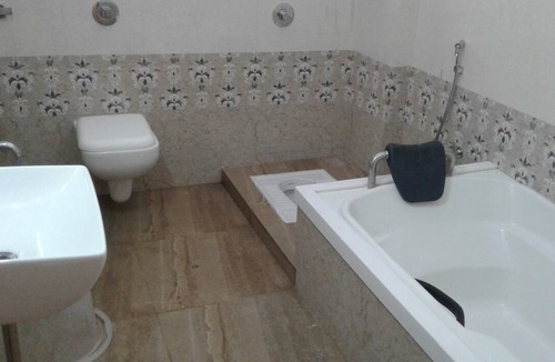 Jogeshwari West House | Golden Palms