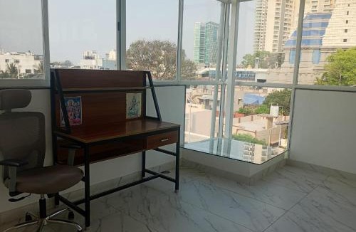 Rajajinagar Apartment | Golden rays