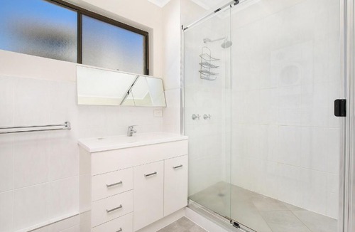 Golden Beach Apartment | Golden Shores U8, 21 Landsborough Parade