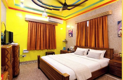 Vrindavan House | Gopal Residency near Keli Kunj & ISCKON