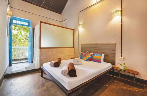 Sea View Ward Hostel | goSTOPS Lite Alleppey
